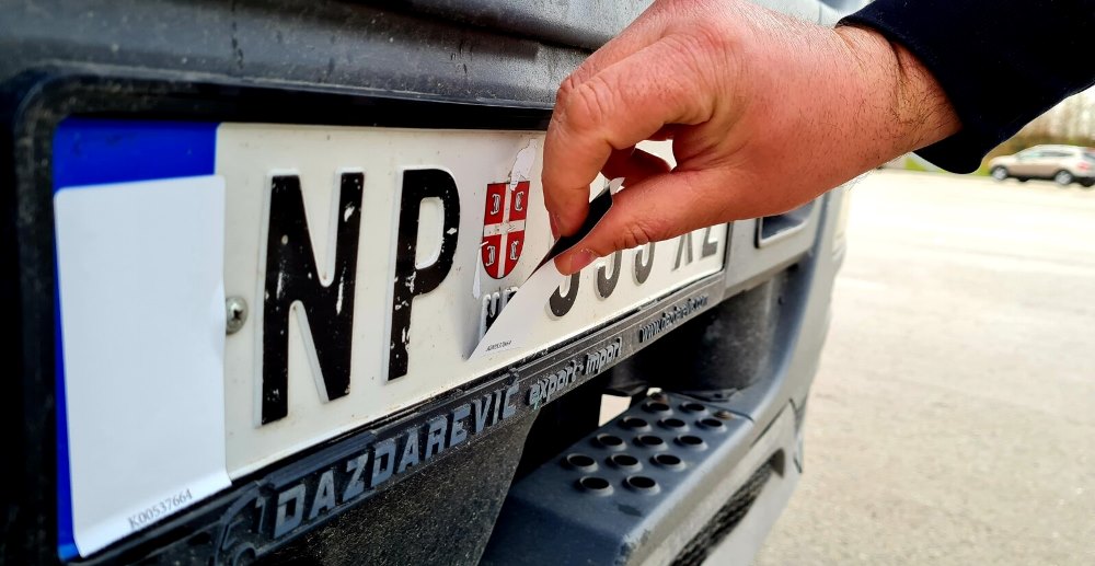 Sot nisin gjobat per targat ne veri te Kosoves, Vucic-Kurti takohen ne Bruksel